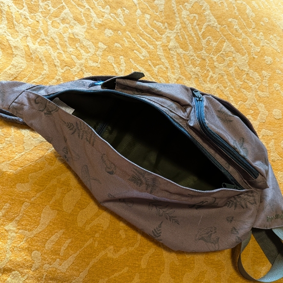 Kavu Slingbag - Picture 3 of 3